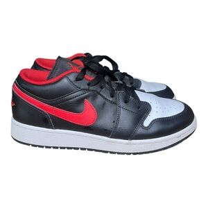 LNC Nike Air Jordan 1 Low White Toe Sneaker Kids Size 7 Y Black Fire Red White